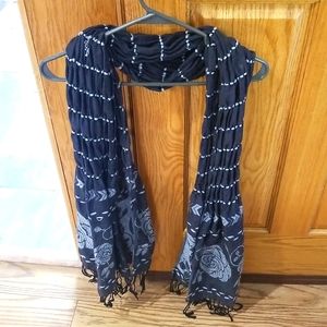 Woman's scarf gray and black with beautiful design